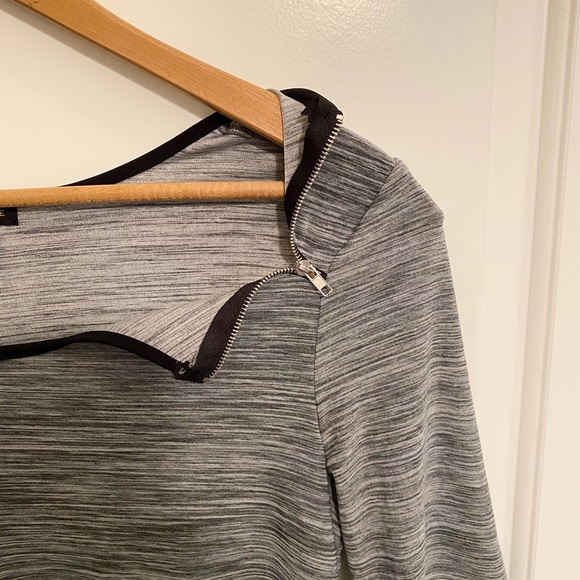 NWOT Womens Gray Blouse with Zippers - Picture 3 of 4